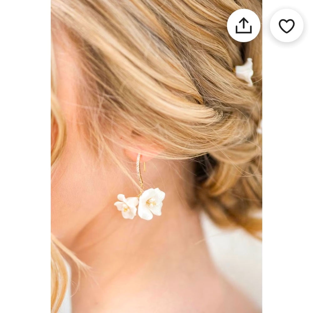 PORCELAIN FLOWER 18KT GOLD BRIDAL EARRINGS